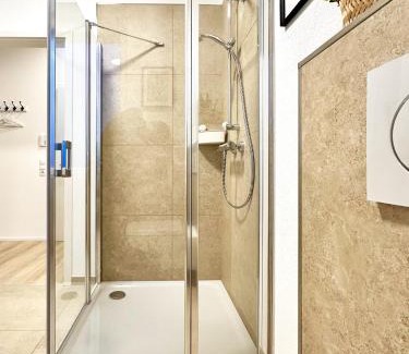 Kaiserslautern Apartment | COZEE - Spacious Apartment With Netflix