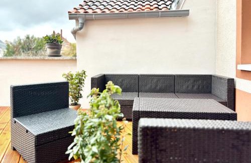 Kaiserslautern Apartment | COZEE - Spacious Apartment With Netflix