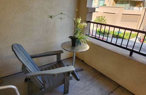 Airport Area Condo | Cozy 1-bedroom condo with view in charming Irvine