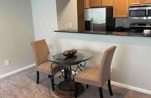 Uptown Apartment | Cozy 1 br Apt with jetted tub near Galleria