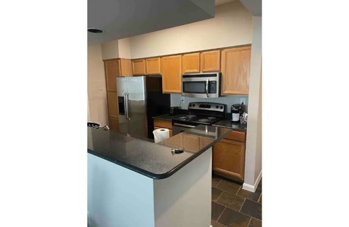 Uptown Apartment | Cozy 1 br Apt with jetted tub near Galleria