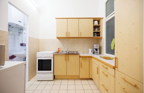 Josefstadt Apartment | Cozy 1-room apartment near AKH, subway station opposite