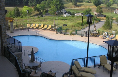 Sevierville Resort | Cozy 2-Bd resort in charming Sevierville with AC, WiFi, fitness room Fam Friend