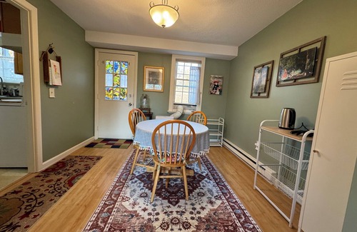 South Amherst Condo | Cozy 2-bedroom condo near town of Amherst and five colleges
