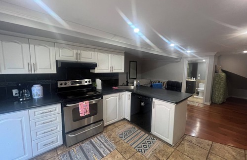 Brampton Apartment | Cozy 2 bedroom walkout paradise