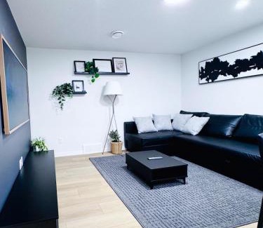 Calgary Apartment | Cozy 2 BR Suite Self check-in I Free Park Pass
