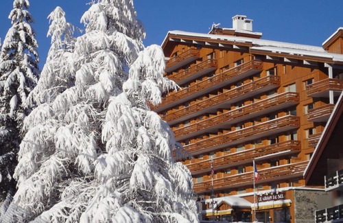 Meribel-Mottaret Apartment | Cozy 2-Room Apartment with Balcony, Wi-Fi and Pets Allowed