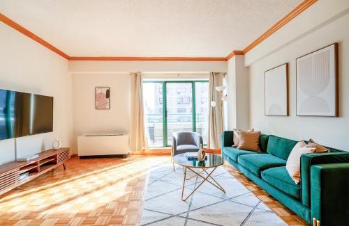 Upper West Side Apartment | Cozy 2BD Apartment In West Side