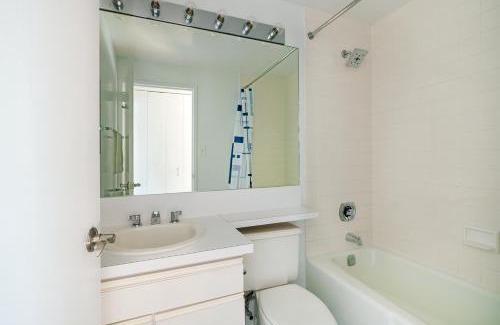 Upper West Side Apartment | Cozy 2BD Apartment In West Side