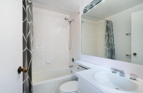 Upper West Side Apartment | Cozy 2BD Apartment In West Side