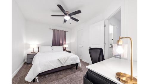 Bentonville Apartment | Cozy 2BD Near Walmart HQ with Long Stay Savings