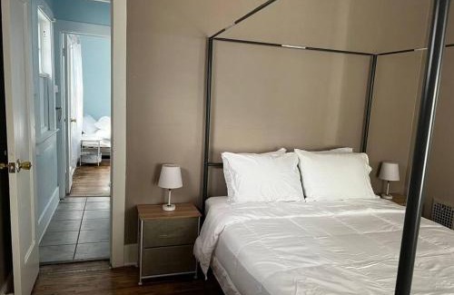 Rochester Apartment | Cozy 2BR house W/ Backyard