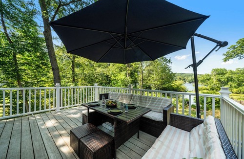 Andover House | Cozy 2br Lake House with Outdoor Barrel Sauna on Cranberry Lake