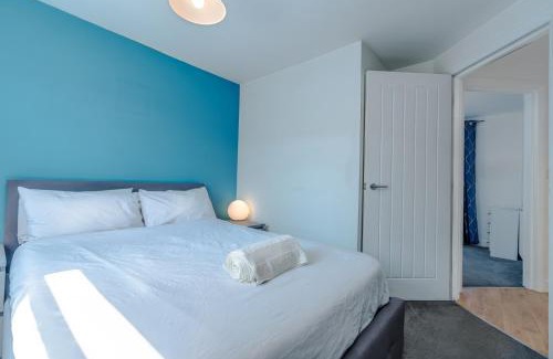 Chute Forest Apartment | Cozy 2BR pet-friendly retreat near Stonehenge