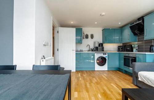 Chute Forest Apartment | Cozy 2BR pet-friendly retreat near Stonehenge