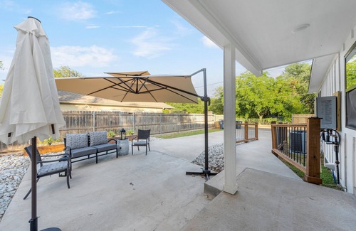 University House | Cozy 3 bedroom, close to Baylor & Magnolia