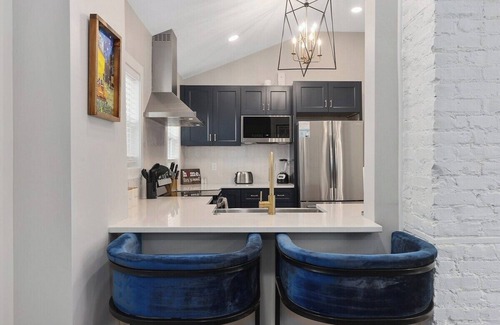 Lee's Summit House | Cozy 3BR KingBed|GameRoom+HotTub|Walkable to DT LS