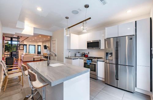 Shaw House | Cozy 3BR Townhouse - Heart of Washington DC