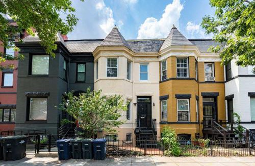 Shaw House | Cozy 3BR Townhouse - Heart of Washington DC
