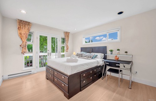West Point Grey House | Cozy 4 Bedrooms & 2 baths suite in west Point Grey, Closed to UBC, Beach