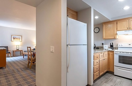 Baristo Hotel | Cozy 4 Two-BR Suites w/Pool, Gym & Garden Access | BBQ and Free Parking!