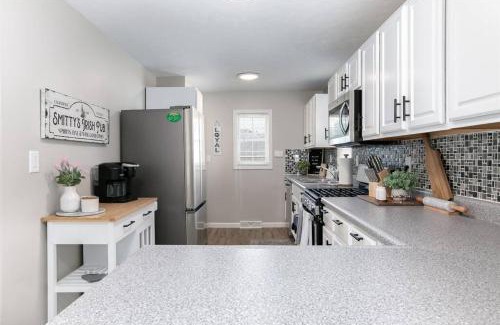 South Bend House | Cozy 4BR 3BA Home 1.2 Mi Walk to ND