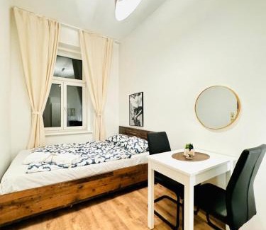 Liesing Apartment | Cozy 5 BR Shared Apartment for 10P 10-Min to Kaufpark Alterlaa