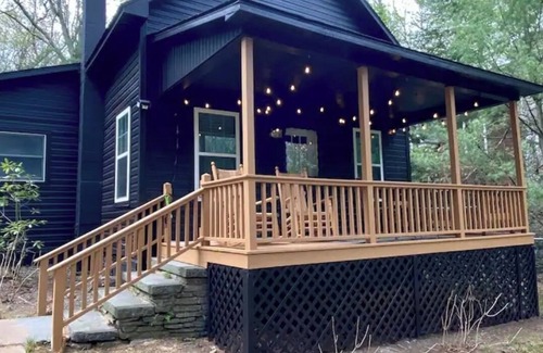 Tafton House | Cozy all season cabin w/private boathouse & dock!