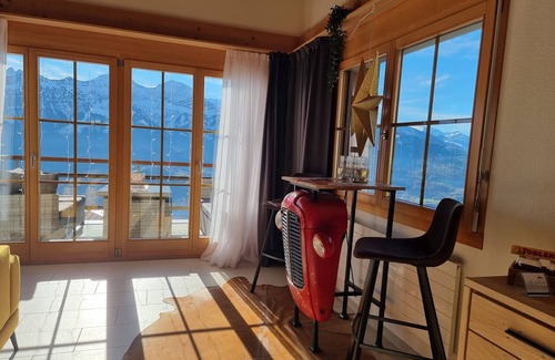 Beatenberg Apartment | Cozy Alpine Retreat with Private Sauna & Stunning Lake and Mountain Views