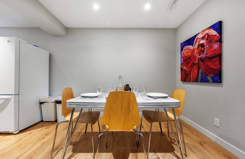 Tuxedo Park Apartment | Cozy and Clean 2BR Basement Suite In The Heart of Calgary
