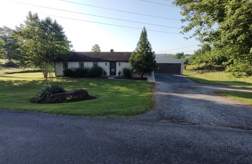 Reinholds House | Cozy and clean, the perfect little cottage to get a good night's sleep.