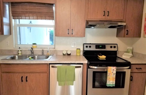 Gulf Gate Estates Villa | Cozy and Clean Villa in Gulf Gate Close to Siesta Key