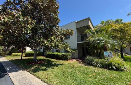 Fox Chase Apartment | Cozy and Costal 10 Min to Beach Pool, Sauna, Pool table