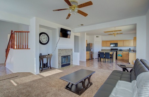 Victorville House | Cozy and Family Friendly Spacious 5 Bedroom Home