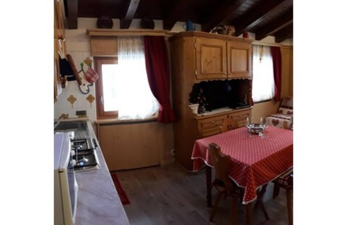 Cortina d'Ampezzo Apartment | Cozy Apartment in Cortina, near the Pedestrian-Cycleway