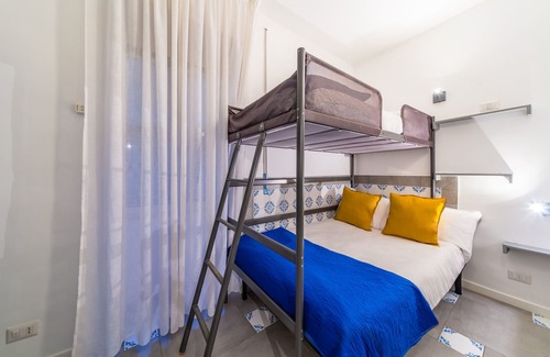 Quartieri Spagnoli Apartment | Cozy Apartment ai Quartieri Spagnoli by Wonderful Italy