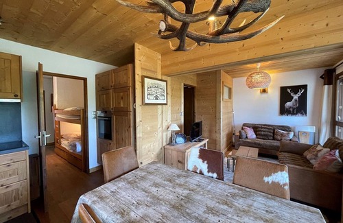 Crest-Voland Apartment | Cozy Apartment for 6, Near Slopes, South-Facing, 2 Baths, Ski Locker, Non-Smoking