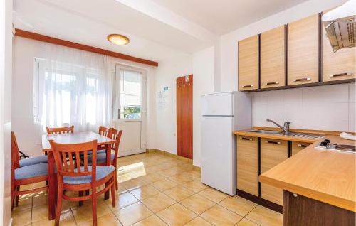 Dramalj Apartment | Cozy Apartment In Dramalj With Wifi