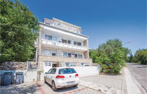 Dramalj Apartment | Cozy Apartment In Dramalj With Wifi