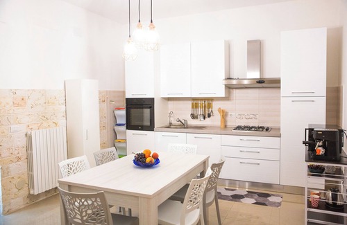 Conversano Apartment | Cozy Apartment with 3 Bedrooms, Air Conditioning in Every Room