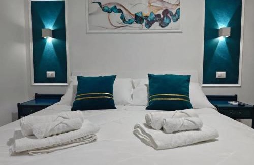 Lascari Apartment | Cozy Apartment with Stunning Mountain Views