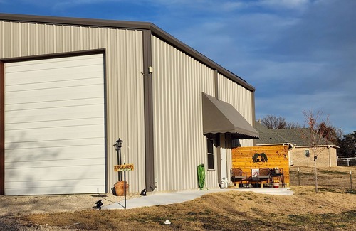 Era House | Cozy Barndo on 2 Acres w/EV Car Charger!
