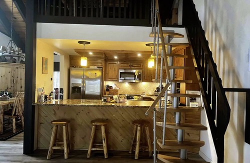 Zephyr Cove Ski Chalet | π» Cozy Bear's Lair Tahoe Chalet Near Heavenly π