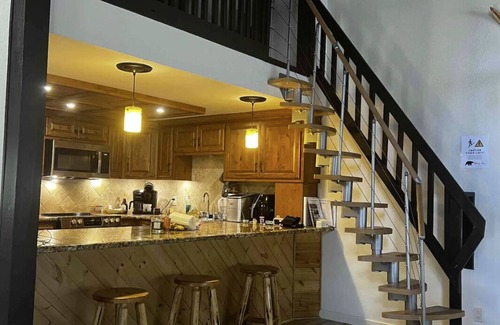 Zephyr Cove Ski Chalet | π» Cozy Bear's Lair Tahoe Chalet Near Heavenly π