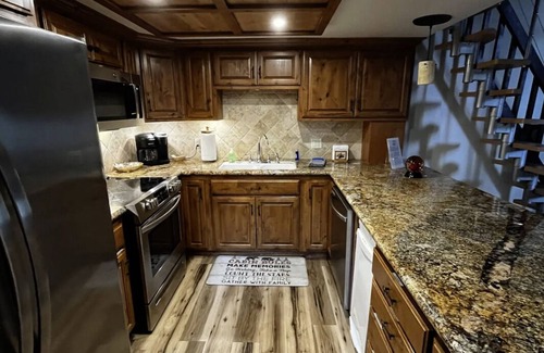 Zephyr Cove Ski Chalet | π» Cozy Bear's Lair Tahoe Chalet Near Heavenly π