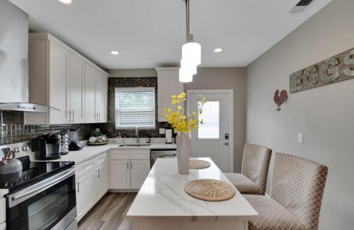 Ybor City House | Cozy Bungalow Central Location Near Downtown