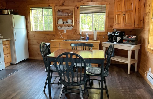 Hillsboro Cabin | Cozy cabin in wonderful Hillsboro with WiFi, AC
