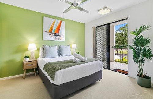 Cairns North Apartment | Cozy Cairns Stay - Near Airport, City & Esplanade
