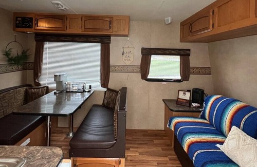 Tacoma House | Cozy camper on the farm