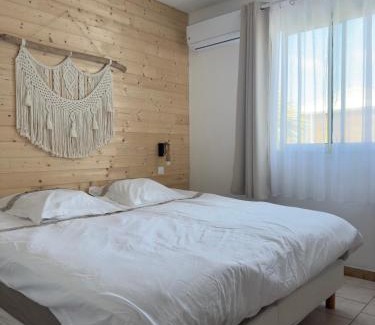 Saint-Joseph House | Cozy Caze